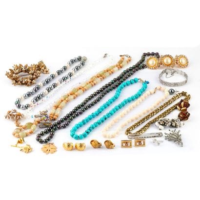 FANTAISIE
Lot de bijoux fantaisie comprenant...