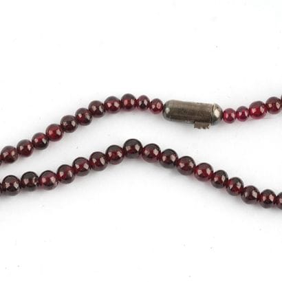 GRENAT / GARNET
Collier composé de grenat...