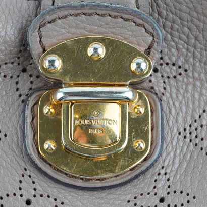 LOUIS VUITTON MAHITA
Sac Louis Vuitton Mahina...
