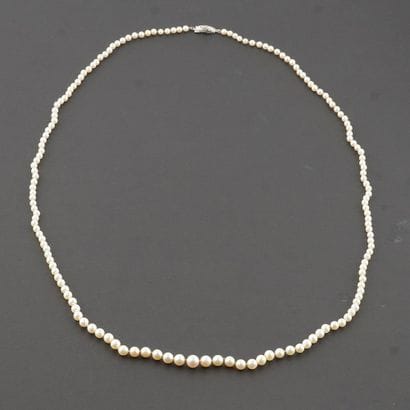PERLES AKOYA
Collier composé de perles Akoya...