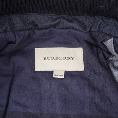 BURBERRY
Manteau Burberry pour fille.
Taille:...