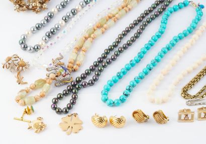 FANTAISIE
Lot de bijoux fantaisie comprenant...