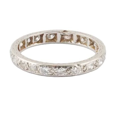 OR 18K / 18K GOLD
Bague en or blanc 18K sertie...