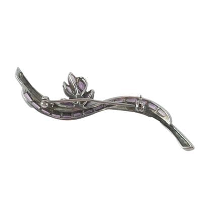 ARGENT / SILVER
Broche en argent sertie d'améthystes...