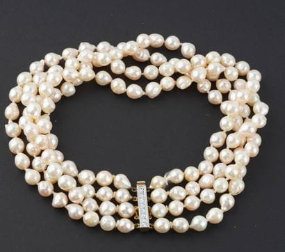 PERLES, OR 14K, DIAMANTS
Collier ras-du-cou...