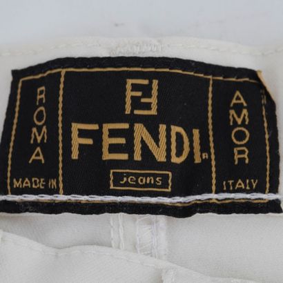 FENDI
Pantalon Fendi en tissu crème.
Taille:...