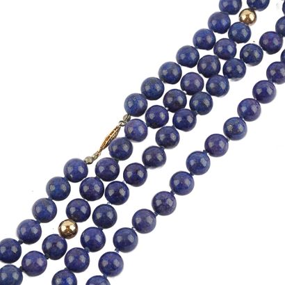 LAPIS-LAZULI
Collier composé de 79 perles...