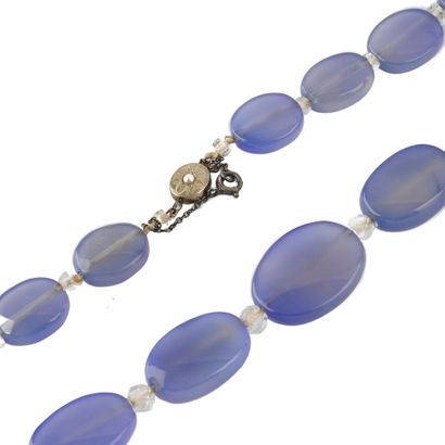 AGATE, OR 18K
Collier ras-du-cou composé...