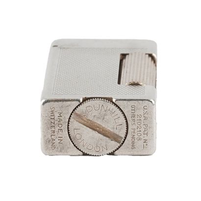 DUNHILL
Briquet Dunhill en métal argenté.
H:...