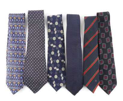 CRAVATES / TIES
Lot de cravates de marques...