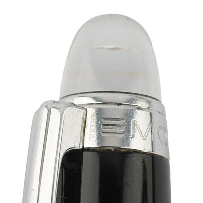MONTBLANC STARWALK
Stylo à bille Montblanc...
