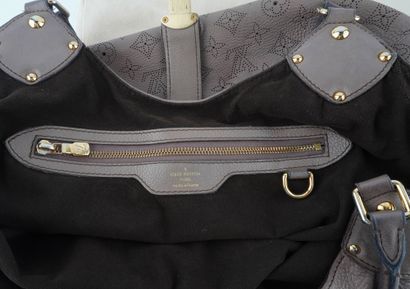 LOUIS VUITTON MAHITA
Sac Louis Vuitton Mahina...