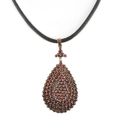 ARGENT, GRENATS / SILVER, GARNETS
Ensemble...