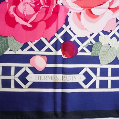 HERMÈS
Carré Hermès 