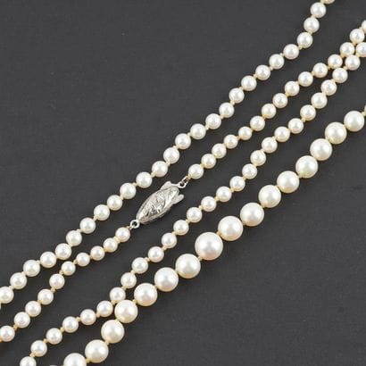 PERLES AKOYA
Collier composé de perles Akoya...