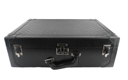 GUCCI
Valise Gucci en cuir noir.
Rapport...
