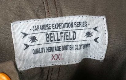 BELLFIELD - 
Veste à motifs de camouflage....