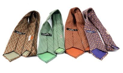 HERMÈS
Lot de quart cravates Hermès, soie...