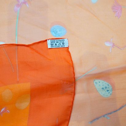 HERMÈS
Carré Hermès Mousseline 