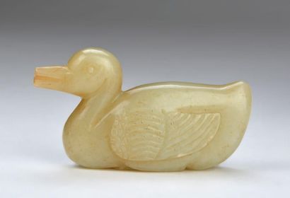 CANARD POSÉ EN JADE CÉLADON 7cm - 2.75