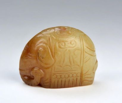 ÉLÉPHANT HARNACHÉ EN JADE 5.5cm - 2