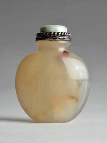 FLACON-TABATIÈRE DE FORME COQUILLAGE EN AGATE...