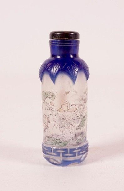 FLACON-TABATIÈRE EN VERRE DE PÉKIN ET PEINT...
