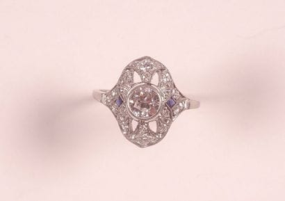 Bague en platine sertie d'un diamant taille...