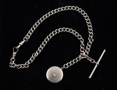 BIRKS
Châtelaine-pendentif en or jaune 14kt...