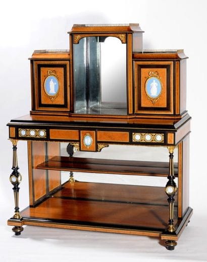 Important CABINET en marqueterie de loupe,...