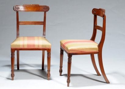 Paire de CHAISES de style Regency à pieds...