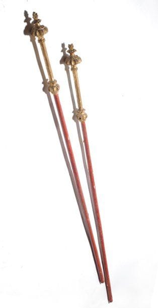 Paire de PORTEBANNIÈRES du XVIIIe en bois...