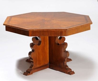 Large TABLE hexagonale en marqueterie, elle...