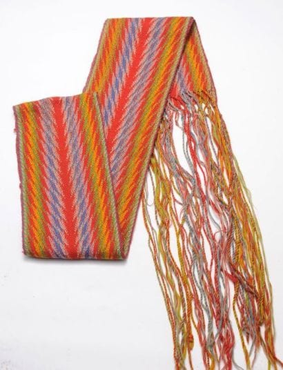 CEINTURE fléchée polychrome. Québec. Polychrome...