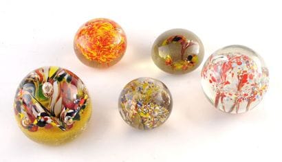 Lot de 5 pressepapiers / Set of 5 paper weights...