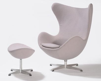 Arne JACOBSEN pour FRITZ HANSEN
Fauteuil...