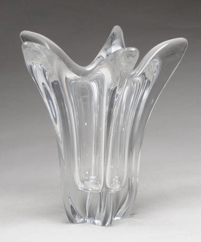 DAUM
France Vase en verre transparent, circa...
