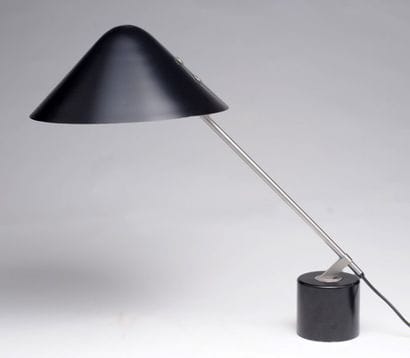 Travail italien, circa 1980
Lampe de table...