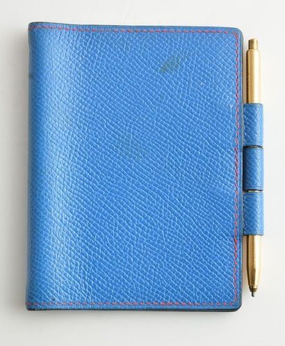HERMES, PARIS Petit calepin en cuir bleu...