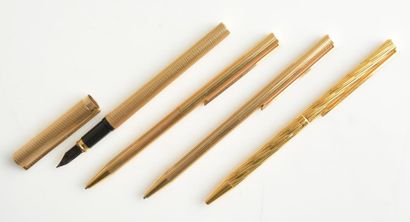 S.T. DUPONT- PARIS Lot de stylos et porte-mines...