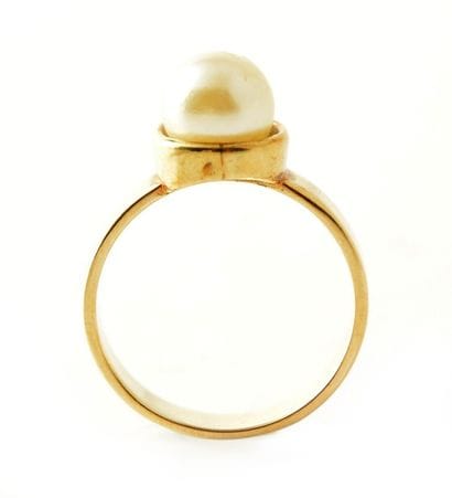 OR 14K ET PERLE
Bague en or jaune 14K sertie...