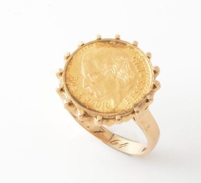 OR 18K
Bague en or jaune 18K sertie d'une...