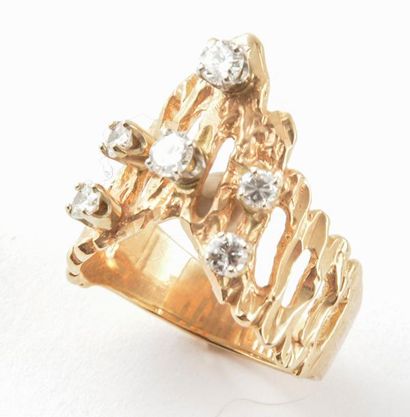 OR 10K ET DIAMANTS *Bague en or jaune 10K...