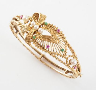 OR 14K, PERLES, RUBIS ET EMERAUDES *Bracelet...