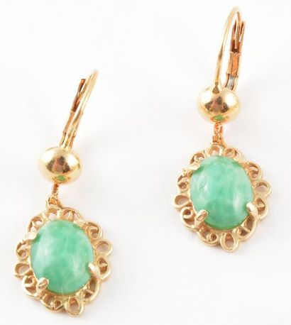 OR 18K *Paire de pendants d'oreilles en or...