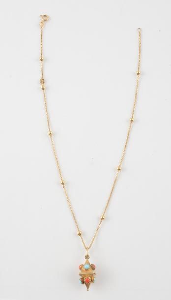OR 10K *Collier en or jaune 10K aux mailles...