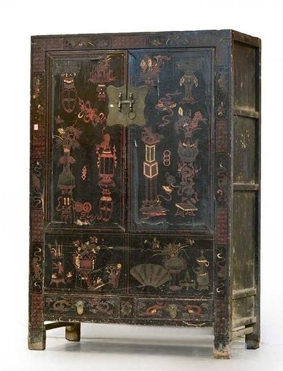 ARMOIRE - CHINE, XIXe s. Armoire en bois...