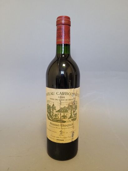 1 blle Ch. CARBONNIEUX Pessac-Léognan 1986...