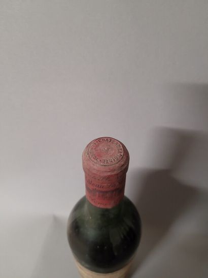 1 blle Ch. LA POINTE Pomerol 1964 - mi-épaule,...