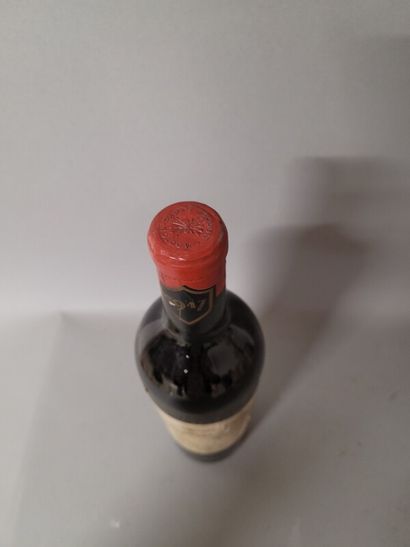 1 blle MOUTON CADET Pauillac 1947 - Bas goulot,...